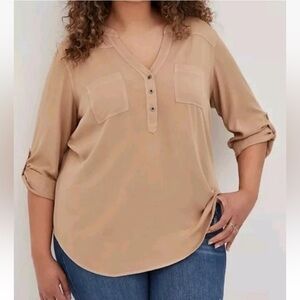 Women’s Torrid 4X Harper Pullover Roll Tab Sleeve Tan Beige Button-Up Blouse